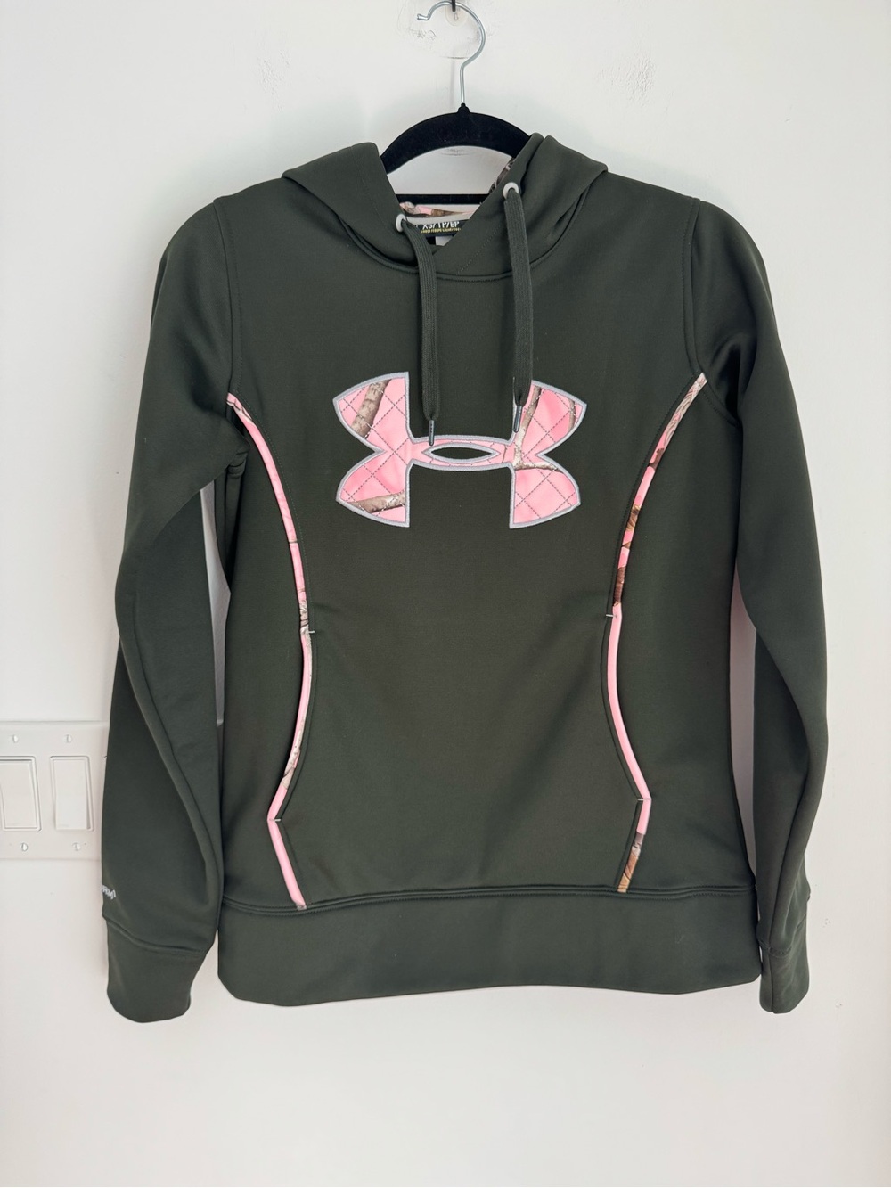 Women’s Under Armour Real Tree Storm1 Green/Pink Hoodie Size‎ Extra Small NEW